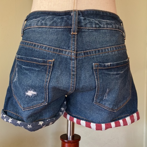 Mossimo Denim Stars and Stripes Distressed Shorts sz 4 - Picture 5 of 7